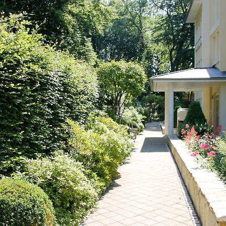 Charlotte Apartment *